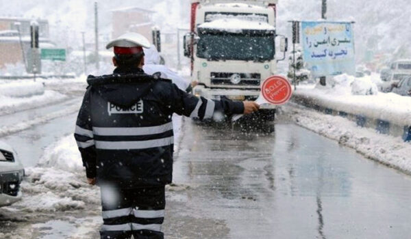 ممنوعیت تردد انواع کشنده در محور دیواندره-سقز به دلیل بارش برف