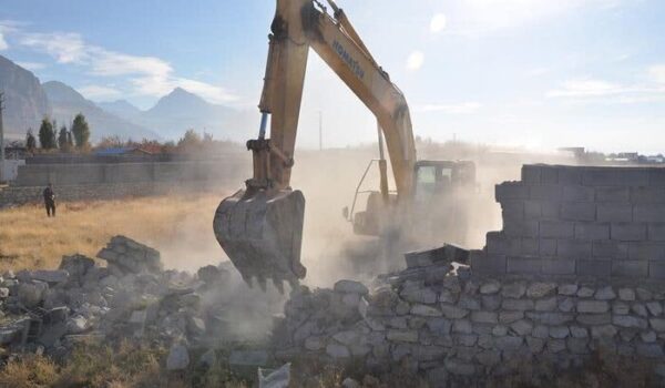 رفع تصرف ۲۷هزار مترمربع اراضی ملی‌ در سقز